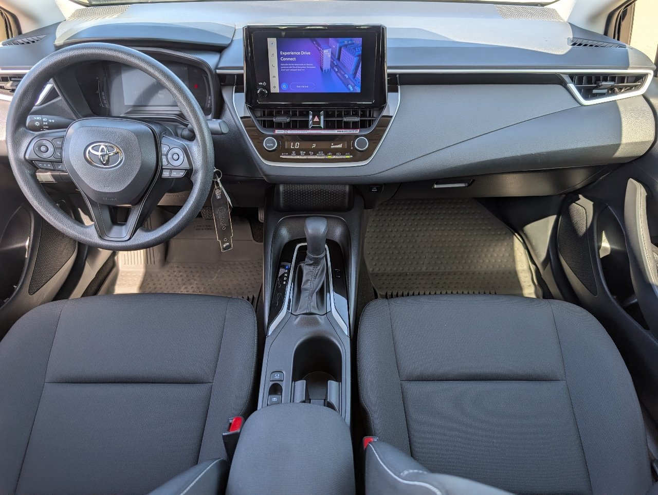 Used 2026 Toyota Corolla LE FWD image 4