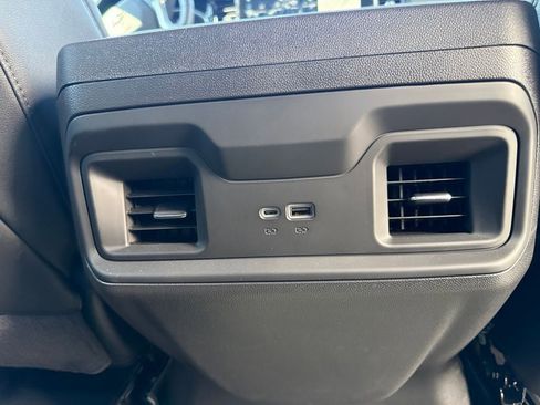Used 2026 Chevrolet Silverado 1500 LT Trail Boss w/ Convenience Package II AWD/4WD image 12
