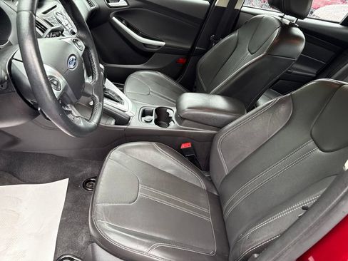 Used 2014 Ford Focus SE w/ Equipment Group 201A FWD image 9