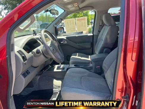 Used 2013 Nissan Frontier SV RWD image 10