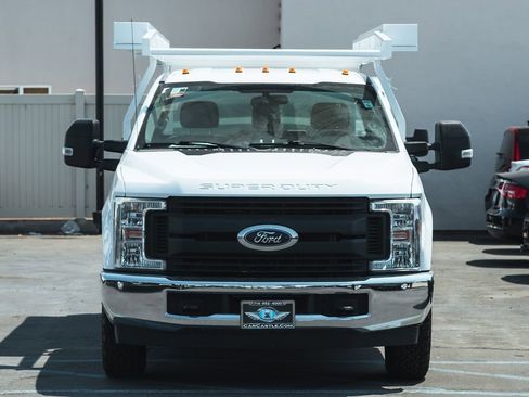 Used 2017 Ford F350 XL w/ Power Equipment Group RWD image 4