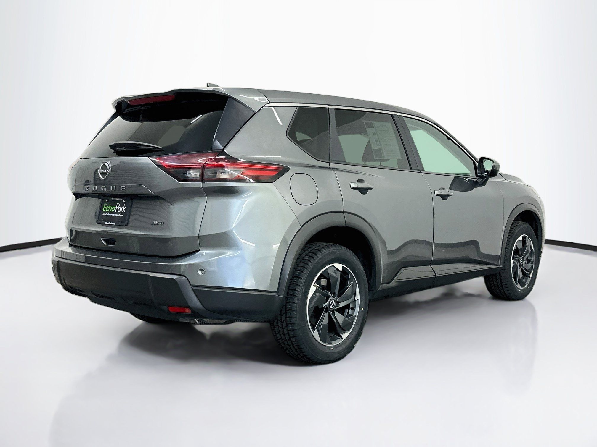 Used 2025 Nissan Rogue SV AWD/4WD image 9