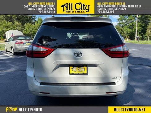 Used 2015 Toyota Sienna XLE Premium FWD image 6