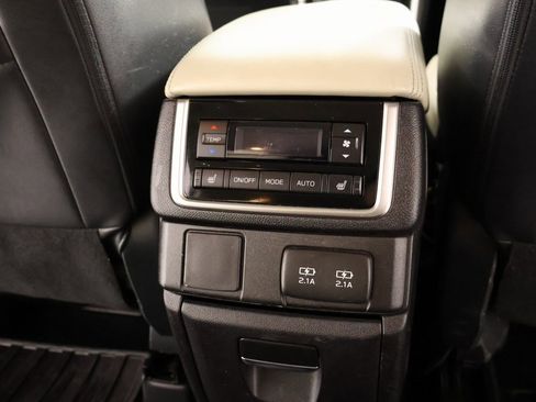 Used 2019 Subaru Ascent Limited w/ Popular Package #2 image 16