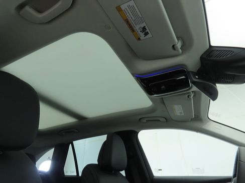 Used 2026 Mercedes-Benz GLC 300 image 18