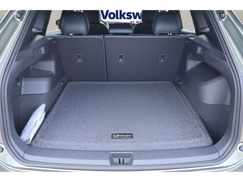 New 2026 Volkswagen Tiguan SE R-Line FWD image 16