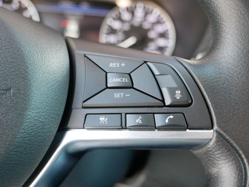 Certified 2025 Nissan Sentra SV image 29