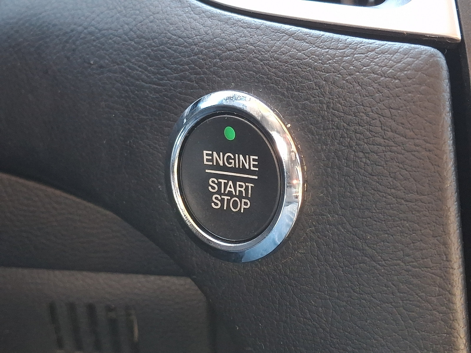 Used 2015 Ford Edge SEL w/ Equipment Group 201A AWD/4WD image 25