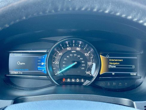 Used 2018 Ford Explorer XLT w/ Equipment Group 202A AWD/4WD image 33
