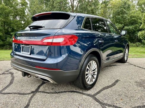 Used 2017 Lincoln MKX Select w/ Select Plus Package FWD image 4