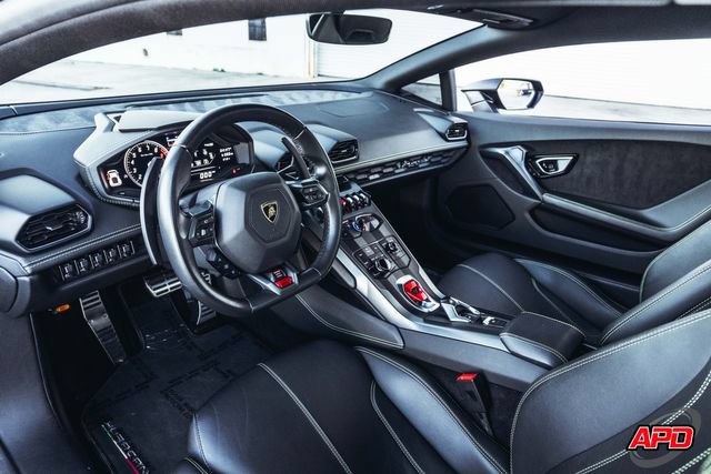 Used 2019 Lamborghini Huracan LP 580-2 RWD image 2