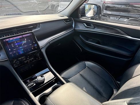 Used 2022 Jeep Grand Cherokee L Limited image 26