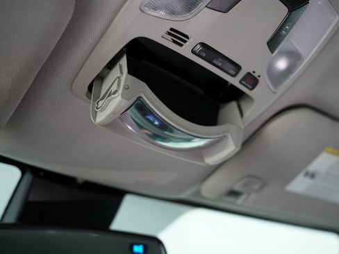 Used 2018 Toyota Sienna LE image 48