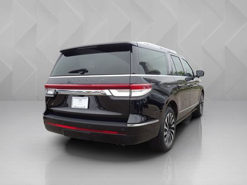 Used 2023 Lincoln Navigator L Black Label AWD/4WD image 5