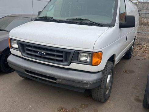 Used 2006 Ford E-250 and Econoline 250 Extended image 2