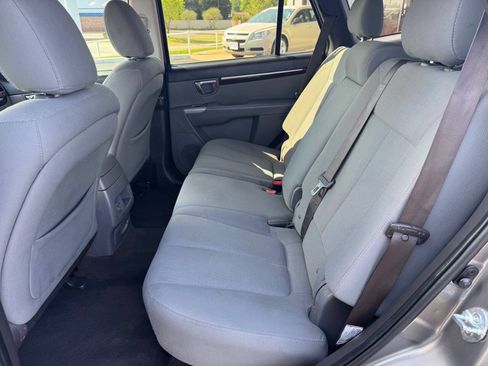 Used 2012 Hyundai Santa Fe GLS FWD image 18