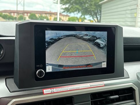 Used 2025 Toyota Tacoma SR5 AWD/4WD image 9