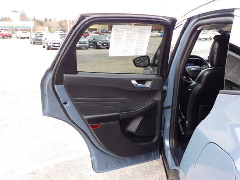 Used 2024 Ford Escape SE image 31