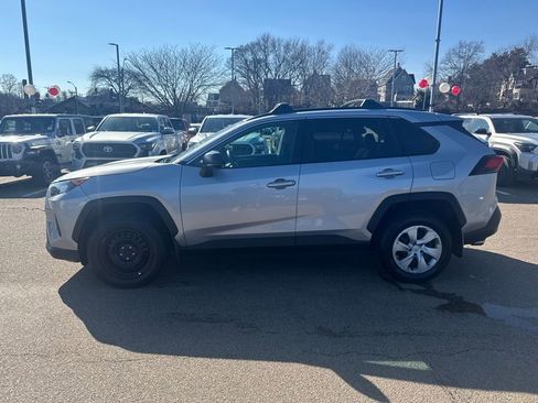 Used 2021 Toyota RAV4 LE image 4