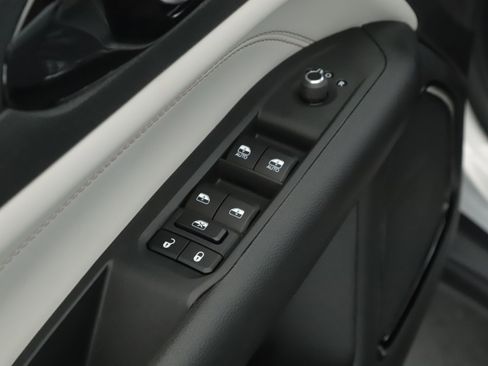 Used 2026 Jeep Compass Limited image 7