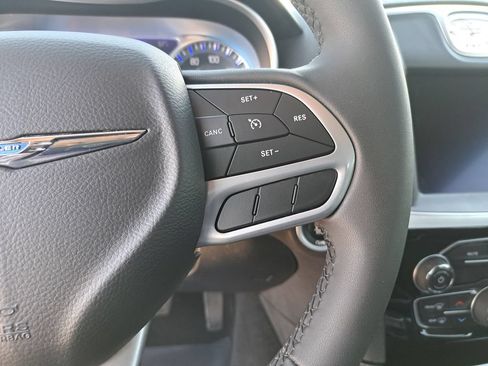 Certified 2023 Chrysler 300 Touring w/ Sport Appearance Package RWD image 18