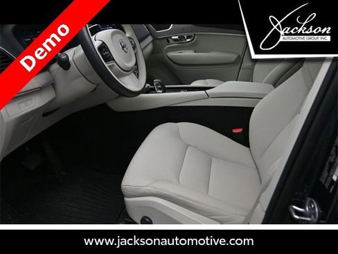 Certified 2024 Volvo XC90 T8 Plus w/ Protection Package Premier image 17