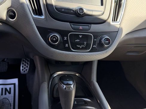 Used 2016 Chevrolet Malibu LT FWD image 14