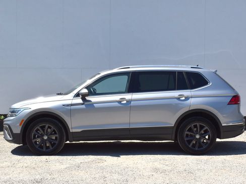 Used 2022 Volkswagen Tiguan SE AWD/4WD image 4