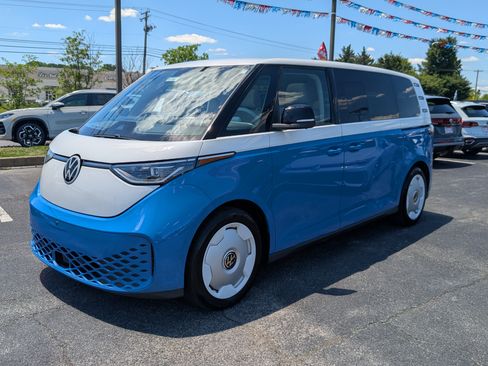 Used 2025 Volkswagen ID. Buzz Pro S Plus RWD image 7
