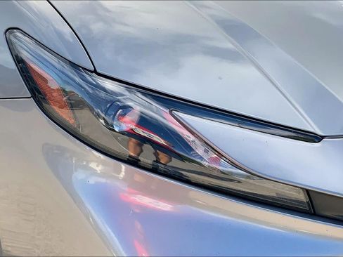 Used 2025 Toyota Camry SE FWD image 27
