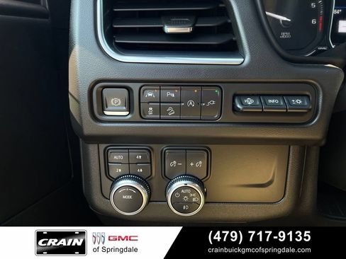 Used 2021 GMC Yukon AT4 w/ AT4 Premium Package AWD/4WD image 13