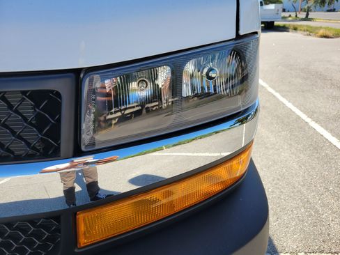 New 2025 GMC Savana 3500 w/ Power Convenience Package RWD image 3
