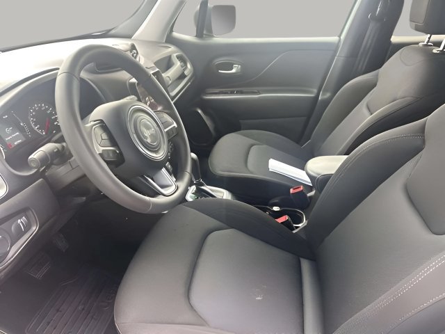 Used 2023 Jeep Renegade Latitude AWD/4WD image 18