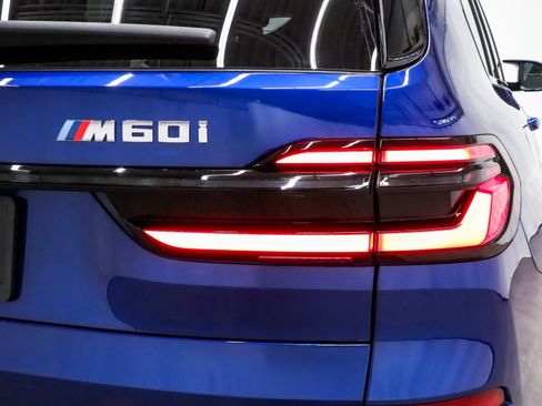 Used 2025 BMW X7 M60i image 59