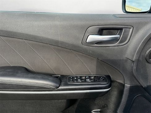 Used 2023 Dodge Charger SXT image 23