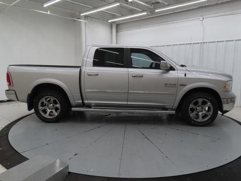Used 2017 RAM 1500 Laramie w/ Convenience Group AWD/4WD image 2