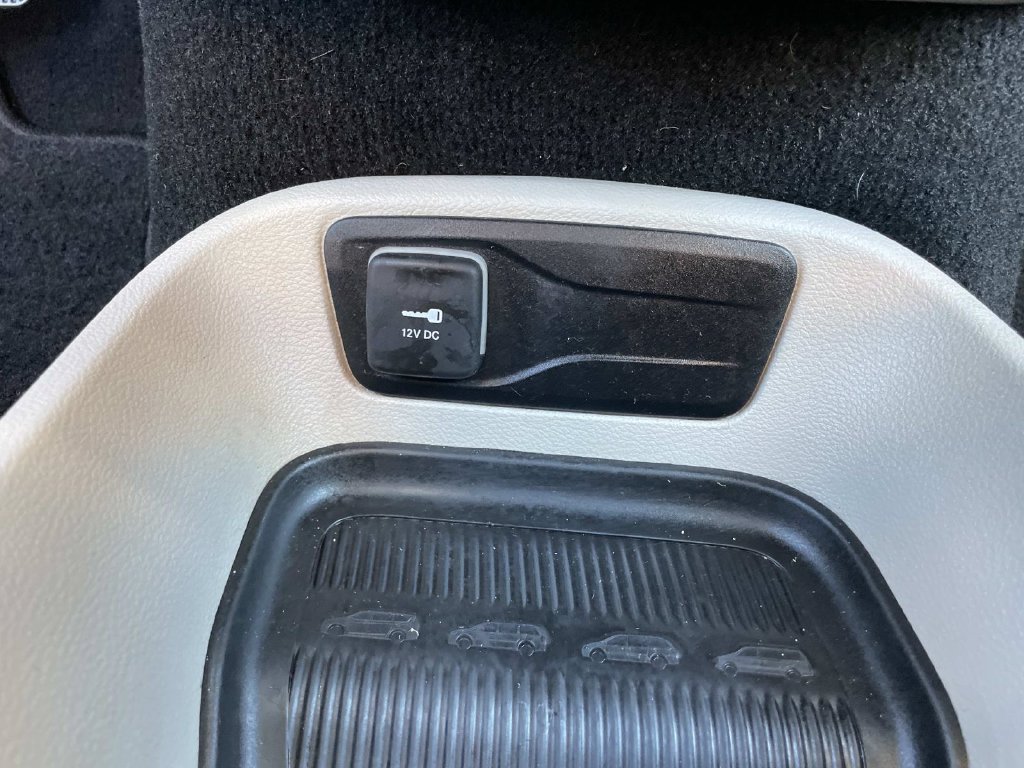 Used 2024 Chrysler Pacifica Touring-L FWD image 38