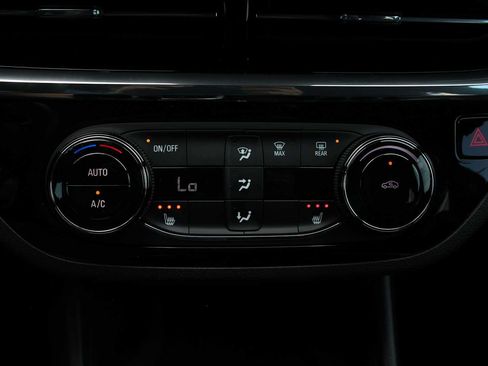 Used 2025 Buick Envista Sport Touring w/ Convenience I Package FWD image 39