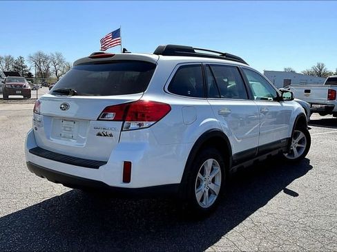Used 2014 Subaru Outback 2.5i Premium image 4