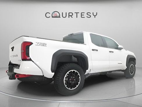 Certified 2025 Toyota Tacoma TRD Off-Road AWD/4WD image 14