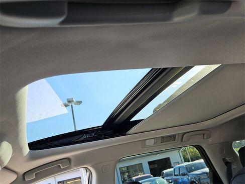 New 2025 Nissan Pathfinder SV image 3