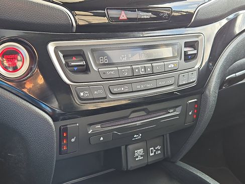 Certified 2022 Honda Pilot Touring image 23