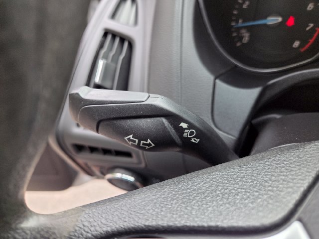 Used 2014 Ford Focus SE FWD image 23