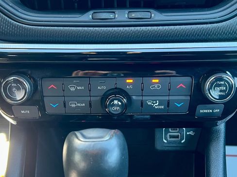 Used 2024 Jeep Compass Trailhawk image 30