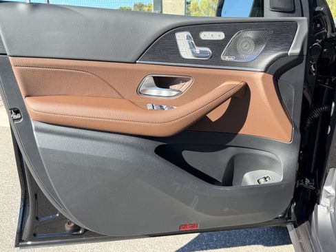 New 2026 Mercedes-Benz GLS 450 4MATIC image 16