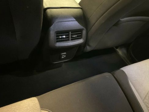 Used 2022 Chevrolet Equinox LT image 23