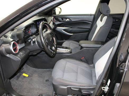 Used 2024 Chevrolet Trax RS w/ Driver Confidence Package image 16