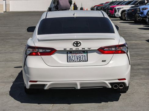 Certified 2022 Toyota Camry SE image 8