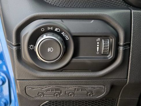 Used 2024 Jeep Wrangler Unlimited Rubicon AWD/4WD image 24