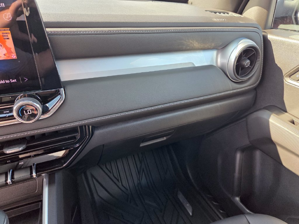 Used 2026 Chevrolet Colorado LT w/ LT Convenience Package RWD image 26